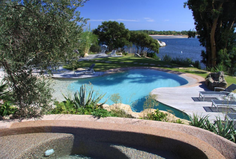 Villa avec piscine et vue mer – Location de prestige à Porto-Vecchio, Corse-du-Sud